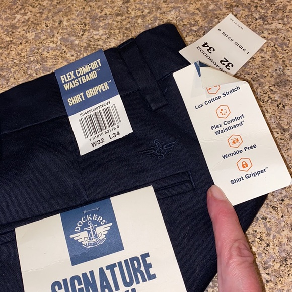 NWT Dockers Signature Khaki Navy Pants Straight Fit Comfort Waistband W32 L34 - Picture 15 of 15